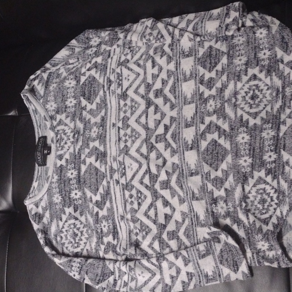 Black/ White Thin Knit Sweater Size L
